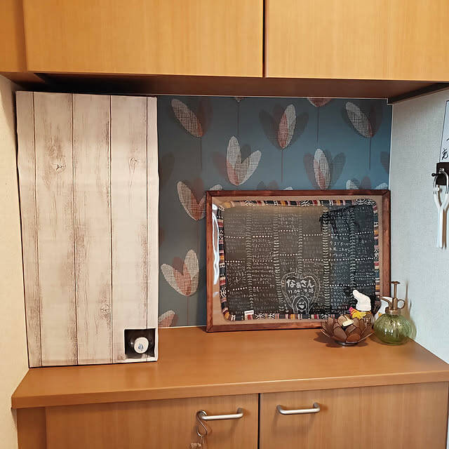 ストック品もスッキリ分かりやすく！参考にしたいペットボトル収納アイデア