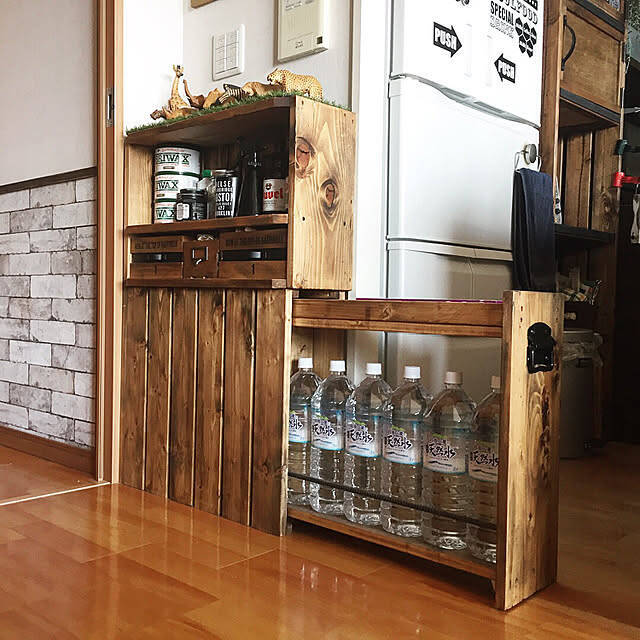 ストック品もスッキリ分かりやすく！参考にしたいペットボトル収納アイデア