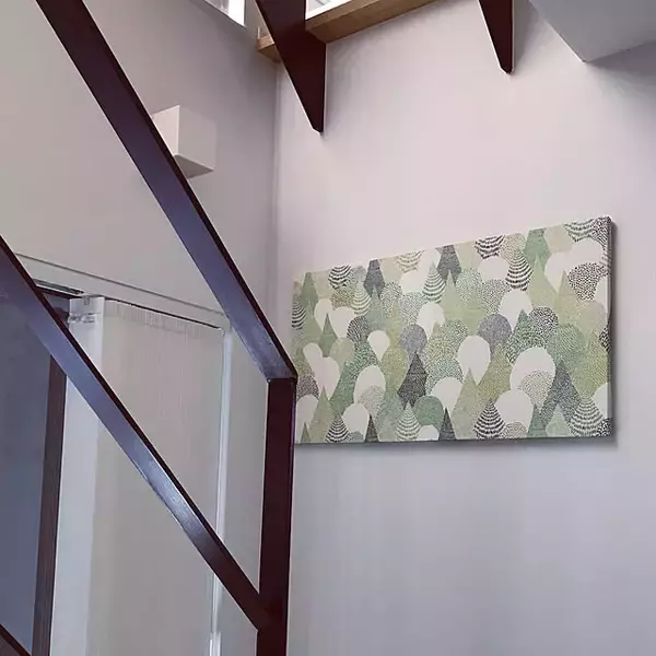 「実際にやってみた！壁にあいた穴を目立たなくする方法とアイデアの実例集」の画像