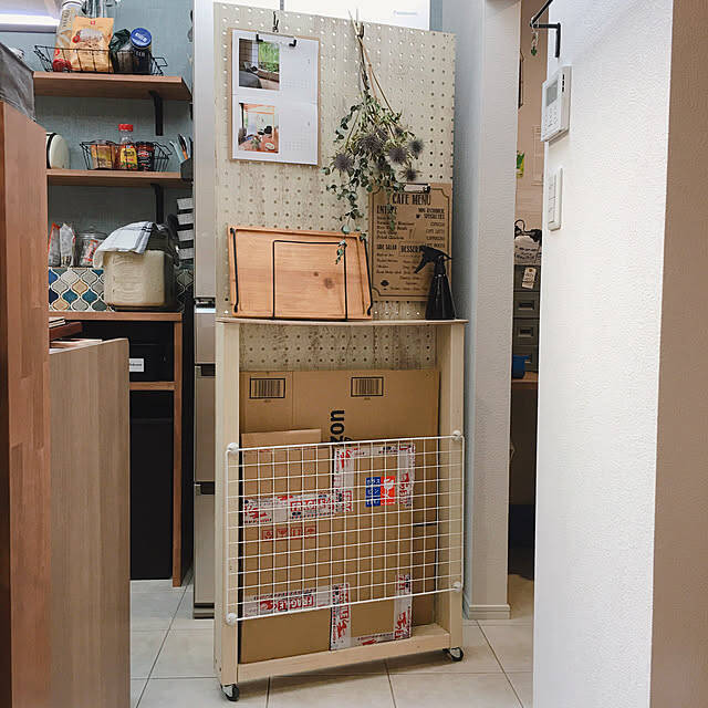 ダンボールのどこ置く問題をスッキリ解決！見た目も整うダンボールの一時置き場のアイディア