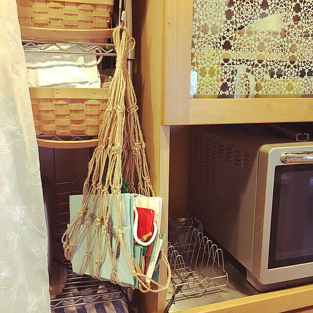 かさばらず出し入れしやすくて、ストレスフリー！紙袋のすっきり収納法