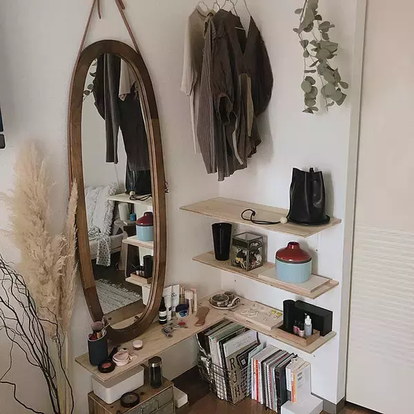 「ドレッサーがなくてもこんなに便利に♡コンパクトなメイクスペースの実例集」の画像