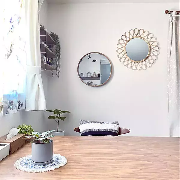 「インテリアとしても輝く☆ラウンドミラーがあるお部屋10選」の画像