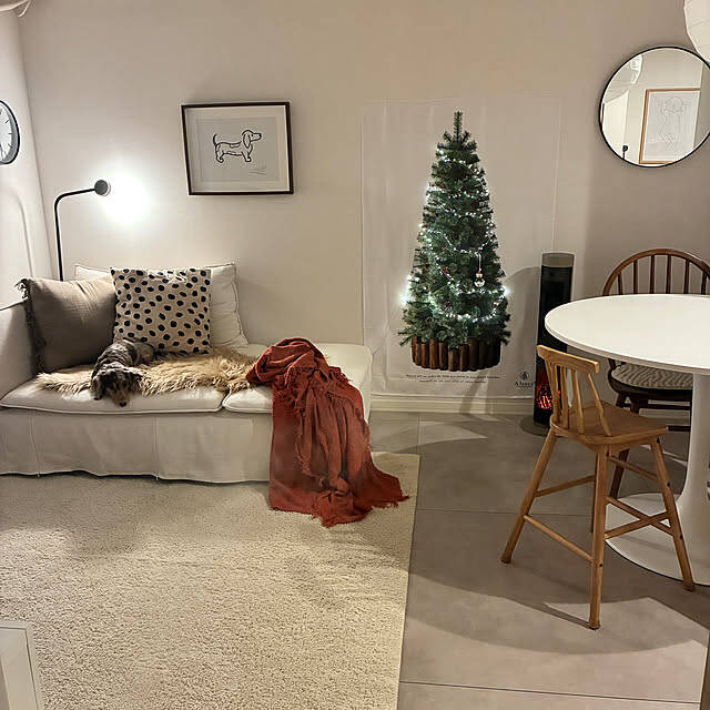 定番から壁掛けタイプまで♪暮らしに合わせて飾るクリスマスツリーの実例6選