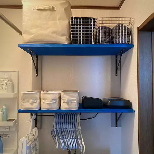 「突っ張り不要で原状回復もOK！壁面DIYの可能性が広がる「スタンドバー」活用実例」の画像