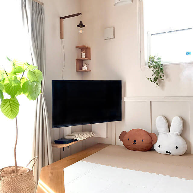 突っ張り不要で原状回復もOK！壁面DIYの可能性が広がる「スタンドバー」活用実例