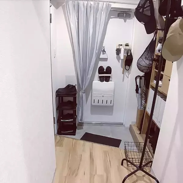 「バスルームだけじゃもったいない！シャワーカーテンの活用アイディア7選」の画像