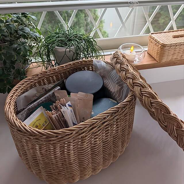 散らからないお部屋をつくる。やさしい雰囲気のかご収納アイデア