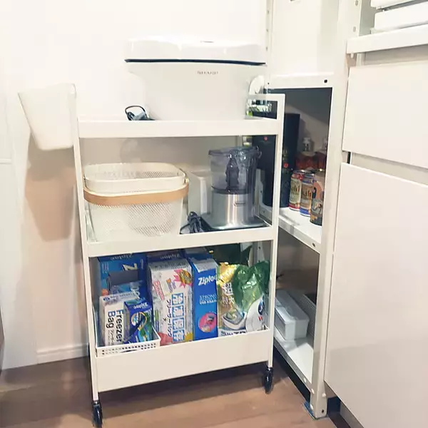 「限られたスペースでも快適に収納できる。IKEAのワゴンNISSAFORSの使い方6選」の画像