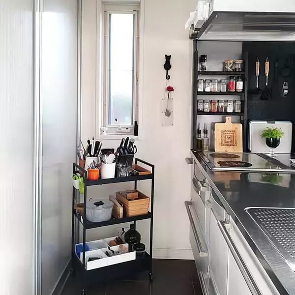 「限られたスペースでも快適に収納できる。IKEAのワゴンNISSAFORSの使い方6選」の画像