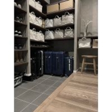 場所を取るアイテムでもきれいに収めて。スーツケースの収納場所・方法6選