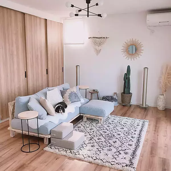 「ゆるやかな空気が流れる空間。BOHOインテリアで整える暮らしとお部屋のアイデアを紹介」の画像