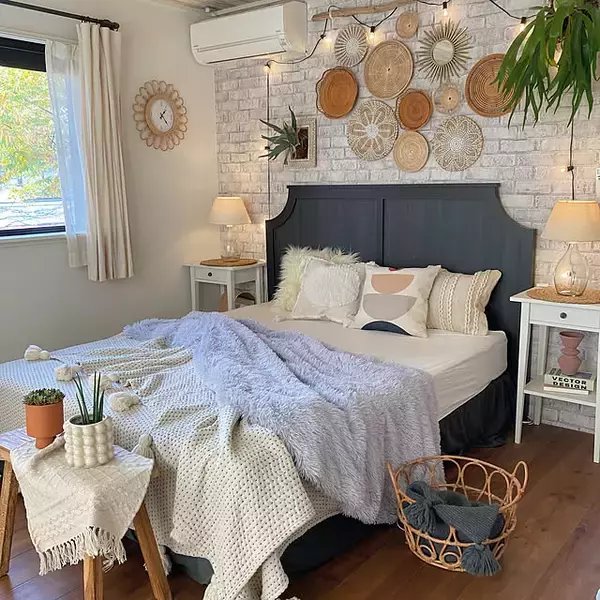 「ゆるやかな空気が流れる空間。BOHOインテリアで整える暮らしとお部屋のアイデアを紹介」の画像