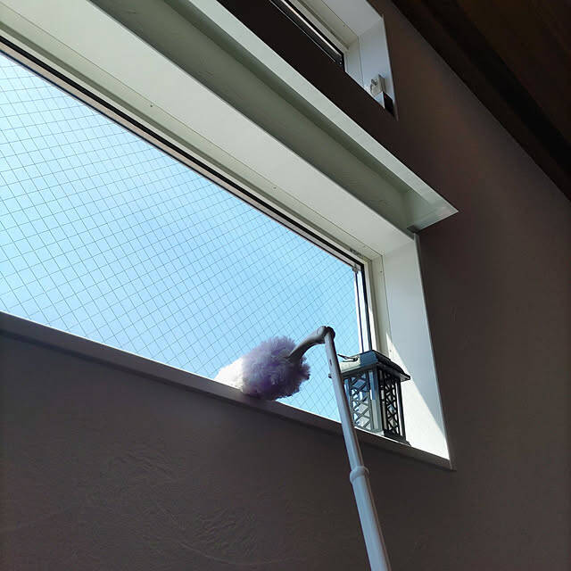 下から届く工夫で高所に上ることなくキレイに♪おうちの高いところを掃除するためのコツ