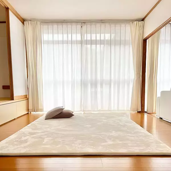 「どんなお部屋にもハマる！おすすめのシンプルラグ10選」の画像