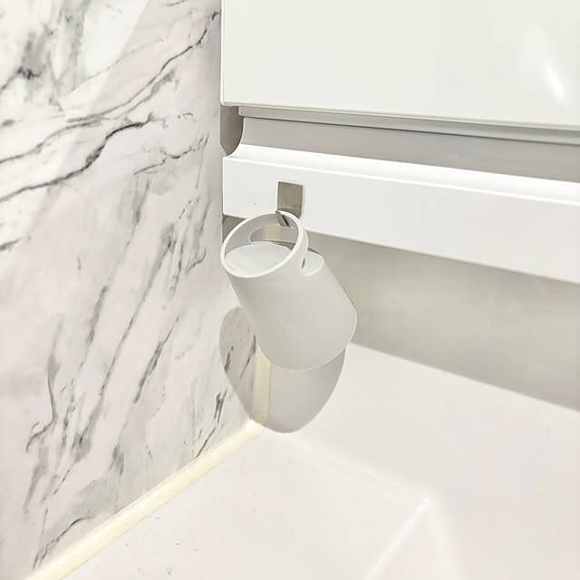 わずかな空間もムダにしない！メリットいっぱいの「吊るす収納」アイデア6選