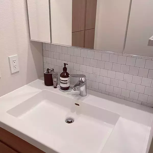 「うっとりするような洗面所はアイデアしだい♪DIYで作る見栄え抜群の洗面所10選」の画像