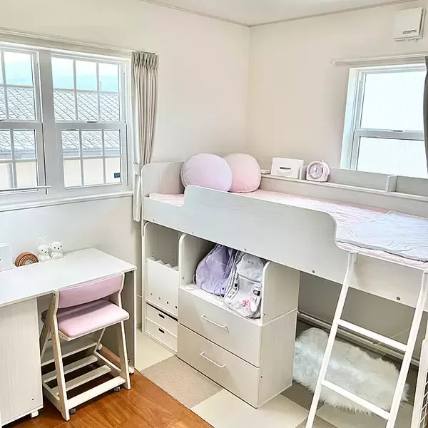 「ベッドからカーテンまでリーズナブルにそろう♪ニトリのアイテムを取り入れた子ども部屋の実例集」の画像