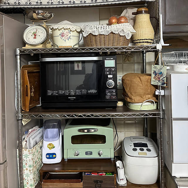 棚を追加したら驚くほど使いやすくなる！ダイソー商品で収納スペースを増やすDIYアイディア