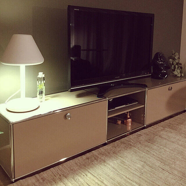 モジュールを組み合わせて使う！シンプルな機能美を感じるUSMの家具