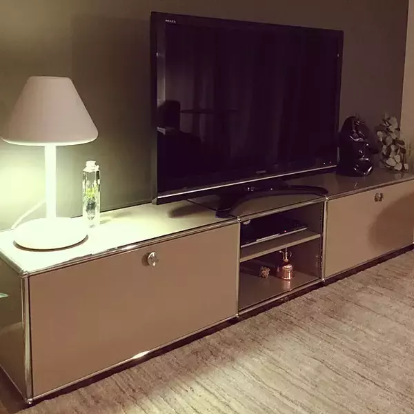 「モジュールを組み合わせて使う！シンプルな機能美を感じるUSMの家具」の画像