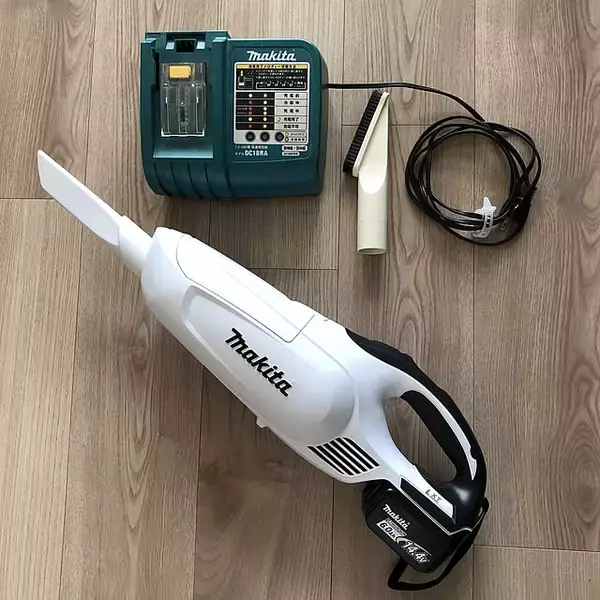 「プロ品質で家中すっきり！軽くてコードレス、使いやすいマキタの掃除機」の画像