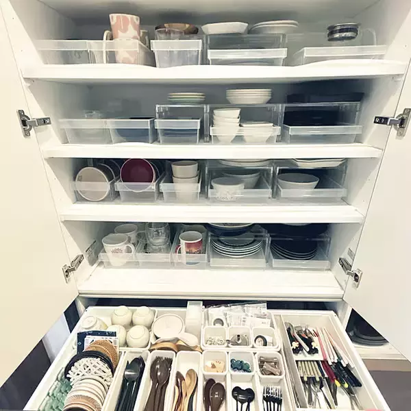 「整理整頓で出し入れ快適！真似したい食器収納アイデア10選」の画像