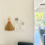 「探す時間にさようなら！すぐ手に取れるリモコン収納アイデア集」の画像2