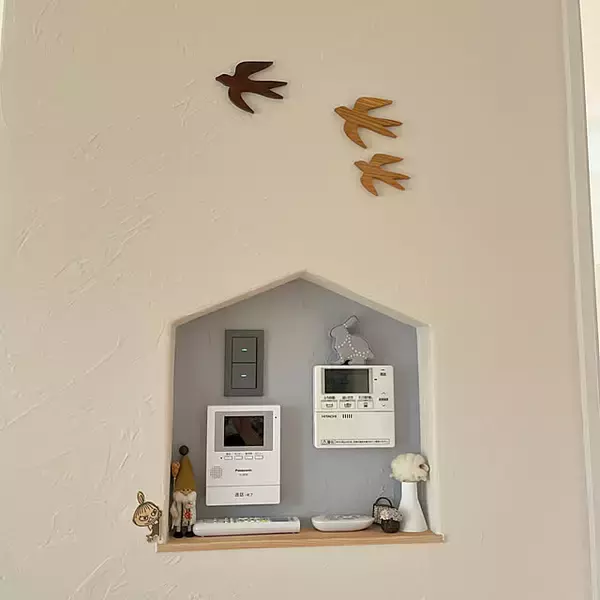 「探す時間にさようなら！すぐ手に取れるリモコン収納アイデア集」の画像