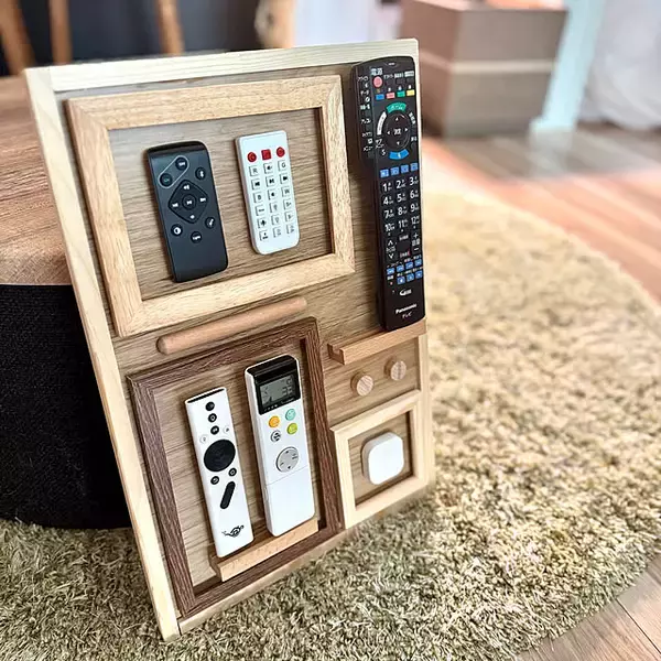 「探す時間にさようなら！すぐ手に取れるリモコン収納アイデア集」の画像