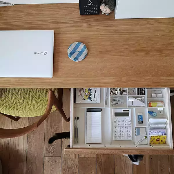 無印良品のポリプロピレンデスク内整理トレーで収納を整える！ユーザーさんの活用場所をご紹介