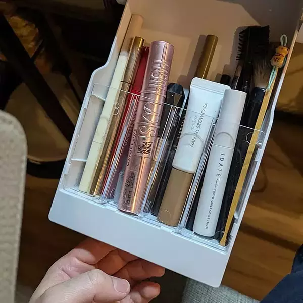 「快適空間が叶う！デスク周りにおすすめなダイソーアイテム」の画像