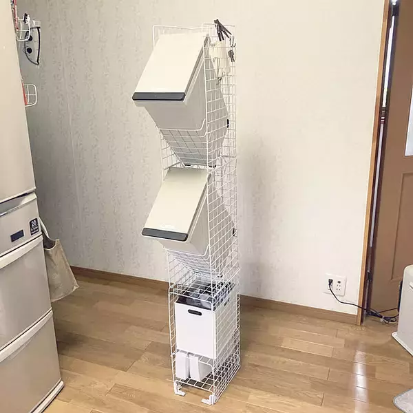 「デッドスペースを有効活用！100均で作るワイヤーネットDIYアイデア」の画像