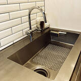 「お掃除がグッと楽になる！キッチンのシンクや洗面台の水はね対策」の画像2