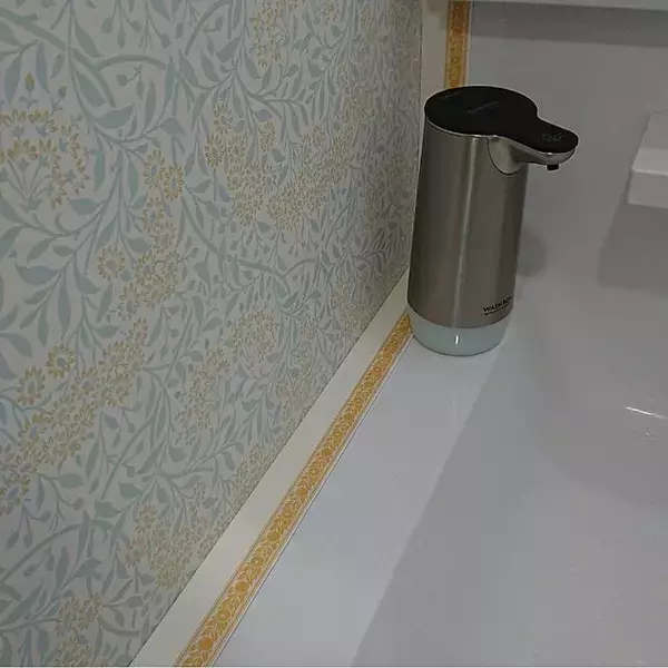 「お掃除がグッと楽になる！キッチンのシンクや洗面台の水はね対策」の画像