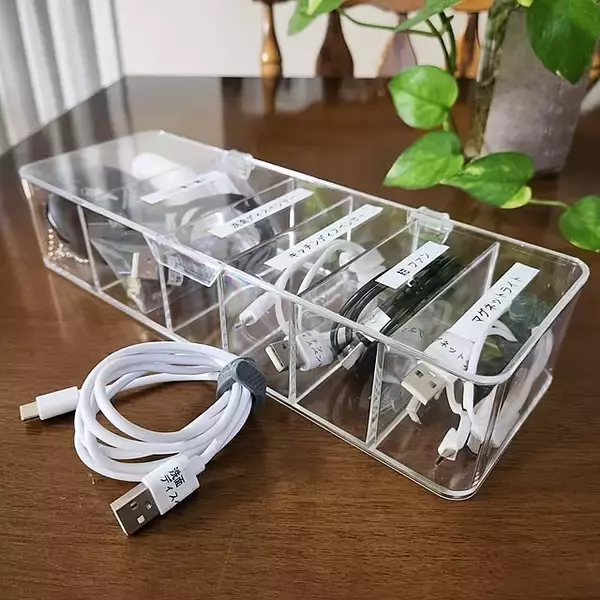 「迷子にならない、からまない！コード収納のお悩みはダイソーの便利グッズで解決」の画像