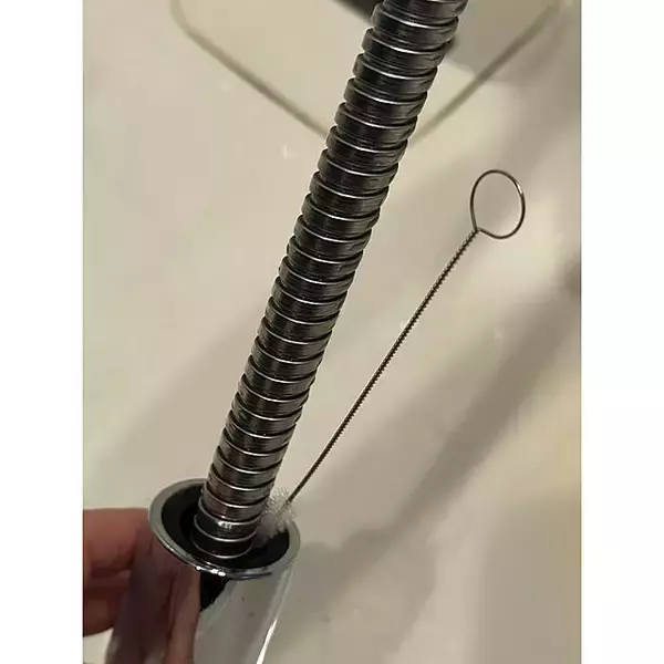 「狭い場所こそ効率よく！今日から始める隙間・溝掃除アイデア6選」の画像