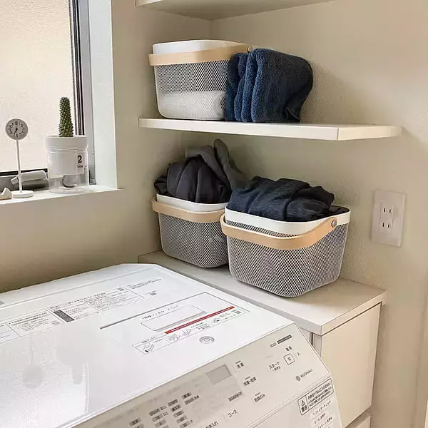 「シンプルなのに存在感あり！IKEAの「RISATORP」で魅せる収納アイデア」の画像