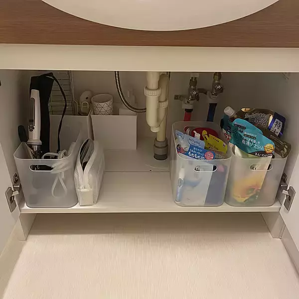 「扉タイプ・引き出しタイプもスッキリ整理整頓！参考にしたい洗面台下収納」の画像