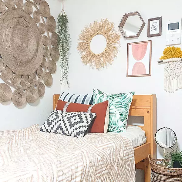 「色と素材を工夫して快適に♪涼しげな夏の寝具のコーディネート」の画像