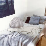 「色と素材を工夫して快適に♪涼しげな夏の寝具のコーディネート」の画像4