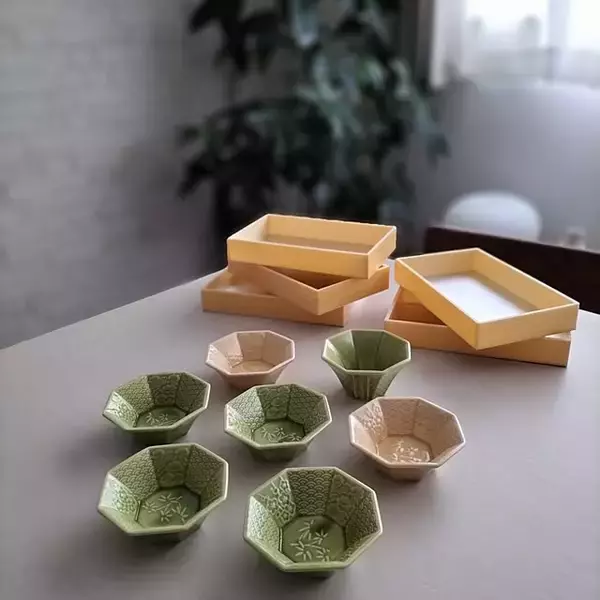 「今日はどれにしようかな♪食卓がパッと華やぐセリアの豆皿」の画像