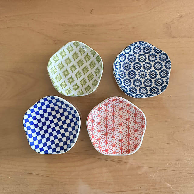 今日はどれにしようかな♪食卓がパッと華やぐセリアの豆皿