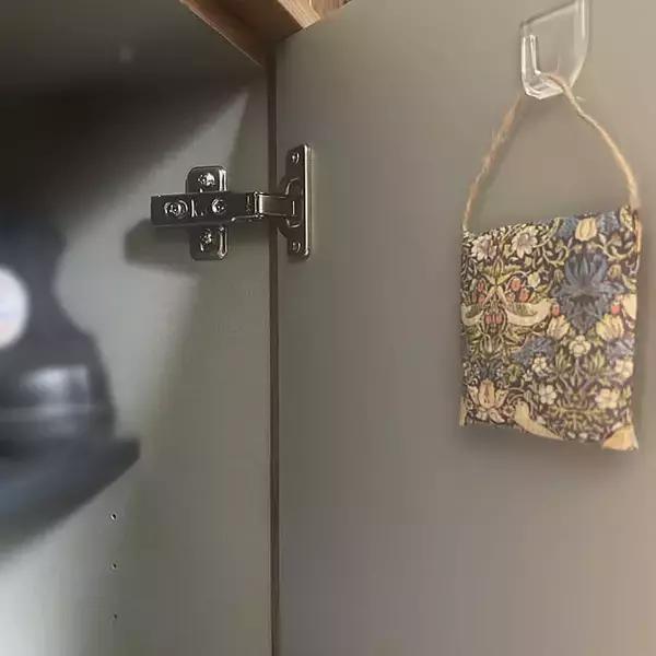 「そのコーヒーかす、捨てないで！暮らしに役立つ再利用方法6選」の画像