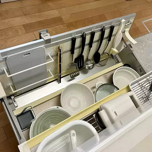 「余白のあるキッチンで心も軽やかに。物を置かずすっきり暮らすコツ」の画像