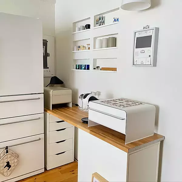 「余白のあるキッチンで心も軽やかに。物を置かずすっきり暮らすコツ」の画像