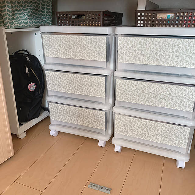 ごちゃつきを防いでインテリア性もアップ！衣装ケースの目隠しアイデア