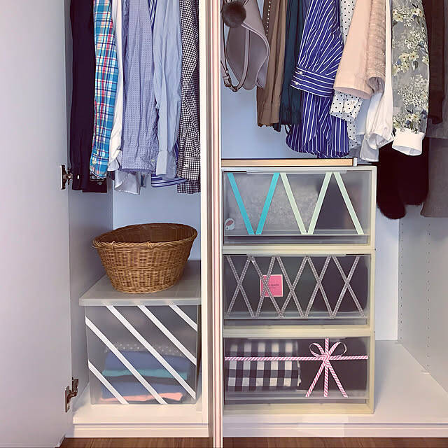 ごちゃつきを防いでインテリア性もアップ！衣装ケースの目隠しアイデア