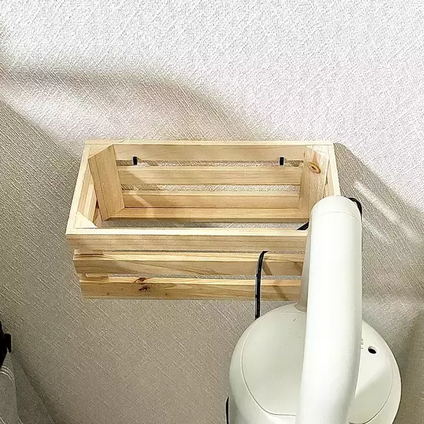 「「好きな場所にさっと設置♪木箱でつくる壁掛け棚」 by kagomamaさん」の画像