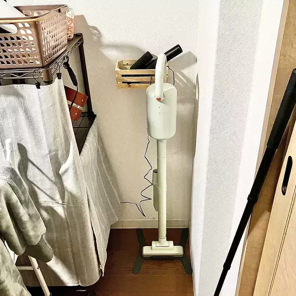 「「好きな場所にさっと設置♪木箱でつくる壁掛け棚」 by kagomamaさん」の画像